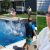 Com 94 anos construiu piscina em sua casa para as crianças vizinhas,para evitar a solidão depois da morte da sua esposa