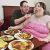 Mulher de 350 kilos casa-se com cozinheiro para se tornar a mais gorda do Mundo! Inacreditável!